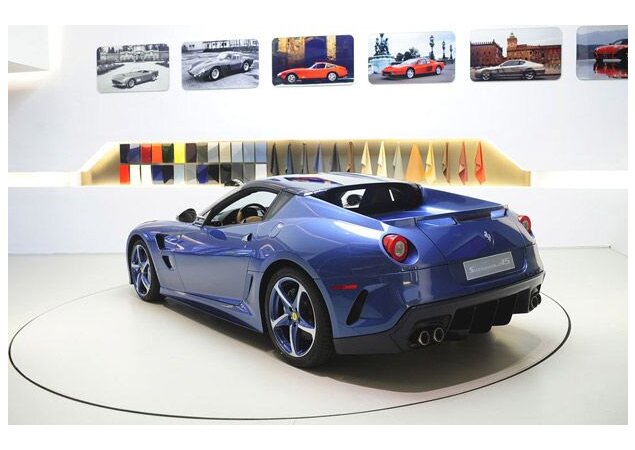 Ferrari pintou o modelo na cor do primeiro carro do empresário Peter Kalikow 