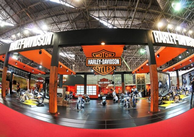 Estande da Harley-Davidson que lançou oito novos modelos no Salão