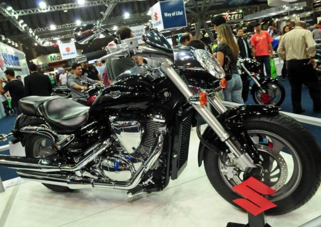 Custom Suzuki M800R