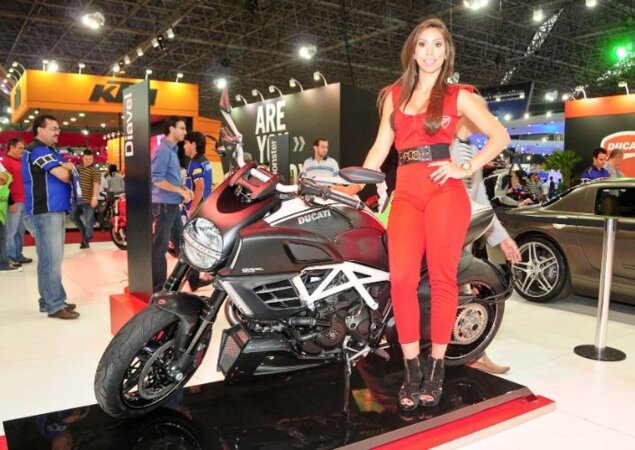 Ducati Diavel AMG, série especial em parceria com a preparadora da Mercedes-Benz