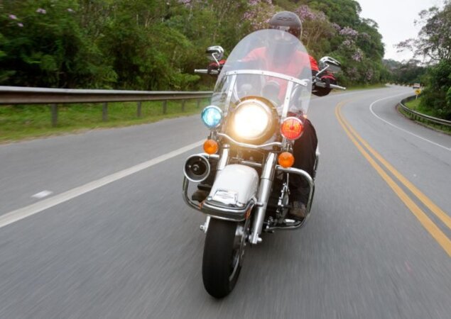 Não é preciso farda para ser respeitado a bordo da Road King Police