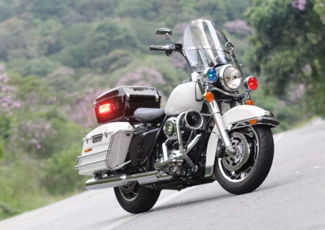 O modelo Road King Classic, sem os aparatos da polícia, é comercializado por R$ 56.000
