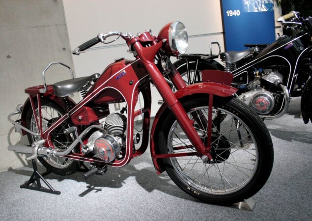 Honda Dream D, de 1949, a primeira motocicleta Honda da história