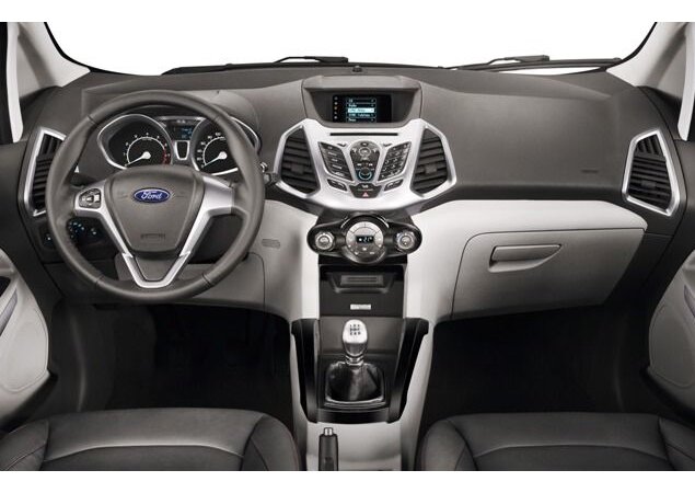 Interior segue estilo do New Fiesta
