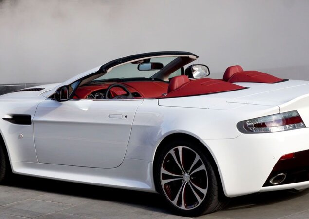 Aston Martin V12 Vantage Roadster