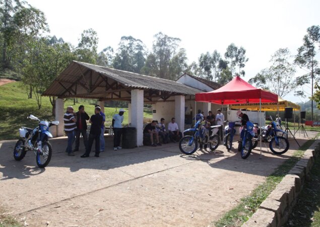 A tradicional fabricante de motocicletas TM chega ao mercado brasileiro por importação independente
