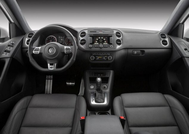 Entre os equipamentos de série estão tração integral e seis airbags