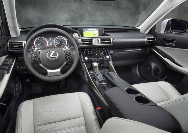 Interior do novo Lexus IS 250