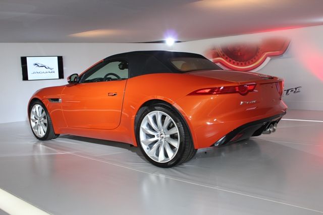 Versão mais cara vai brigar com Audi R8 Spyder e MB SLS AMG