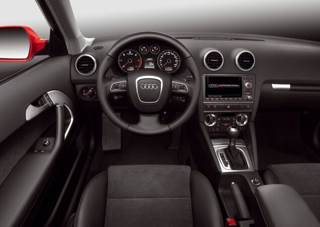 Interior do A3 Sport conta com o programa Drive Select, que personaliza os modos de condução de acordo com o perfil do motorista