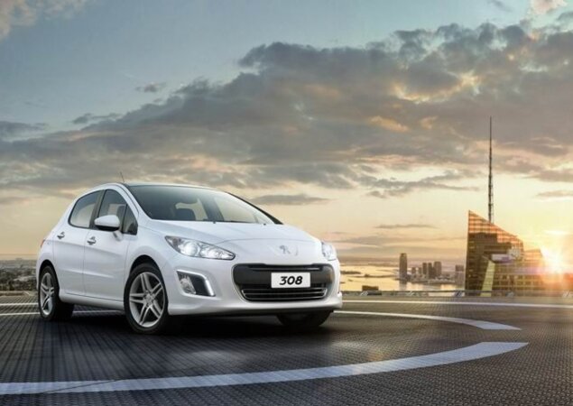 O Peugeot 308 Active sai por R$ 49.990 com pagamento em 24 meses e taxa zero 