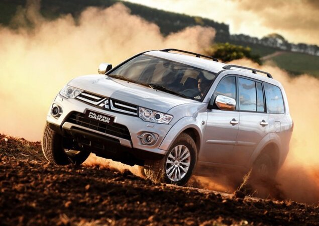 Novo câmbio automático de cinco velocidades é a maior novidade da linha 2014 do Pajero Dakar 