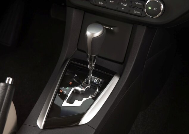 Modelos com motor 2.0 contam com modo esportivo para o câmbio CVT