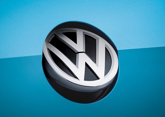  Logotipo agora é basculante e serve de maçaneta para abrir a tampa do porta-malas