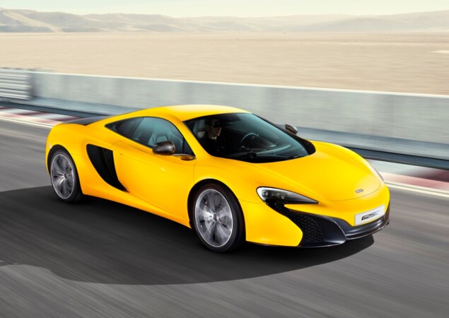 O novo McLaren 625C não possui diferenças estéticas em relação ao 650S