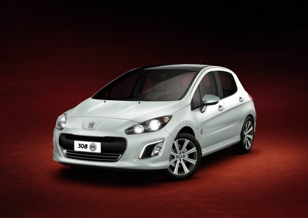 O Peugeot 308 Roland Garros será vendido por R$ 79.990 e terá produção limitada a 250 unidades