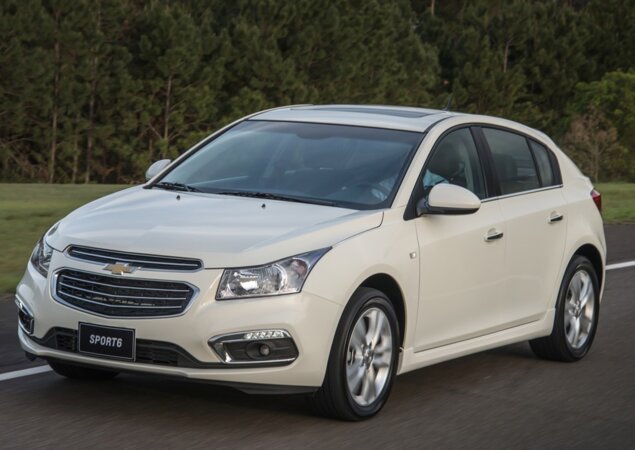 O Chevrolet Cruze 2015 chega às lojas brasileiras entre o final de dezembro e o início de janeiro