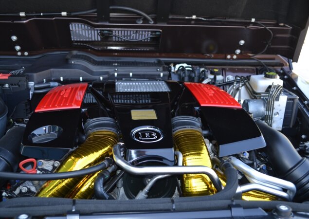 Ele possui motor V8 biturbo que rende 710 cv de potência e 97,8 kgfm de torque, indo de 0 a 100 km/h em 4,9 segundos