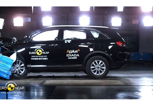 O Kia Sorento foi outro SUV avaliado e teve ótimo resultado no Euro NCap, conseguindo cinco estrelas. Nova geração deve chegar aqui no próximo ano