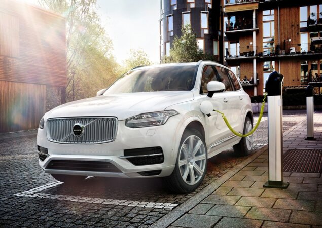 Volvo XC90 T8 é uma versão híbrida baseada na nova geração do SUV
