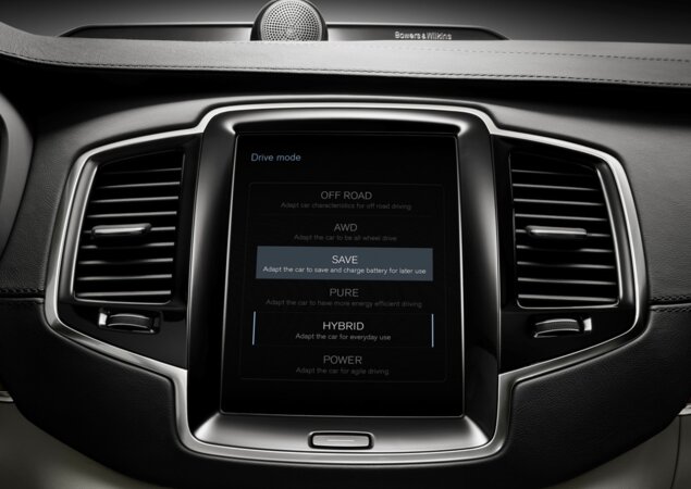Há um modo que permite rodar somente com o motor elétrico, com autonomia de mais de 40 km, segundo a Volvo