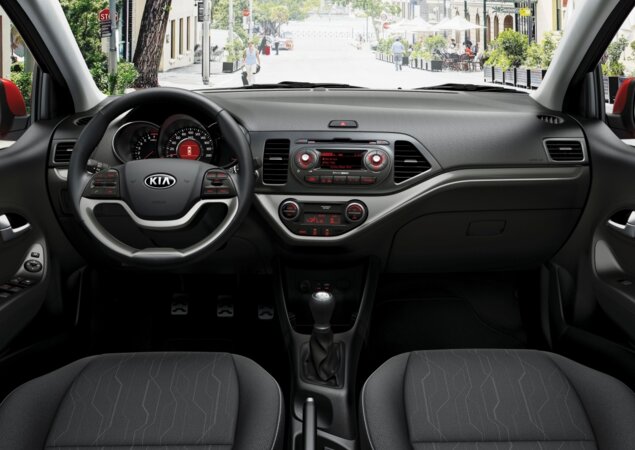 O interior teve acabamento revisado e agora possui detalhes cromados
