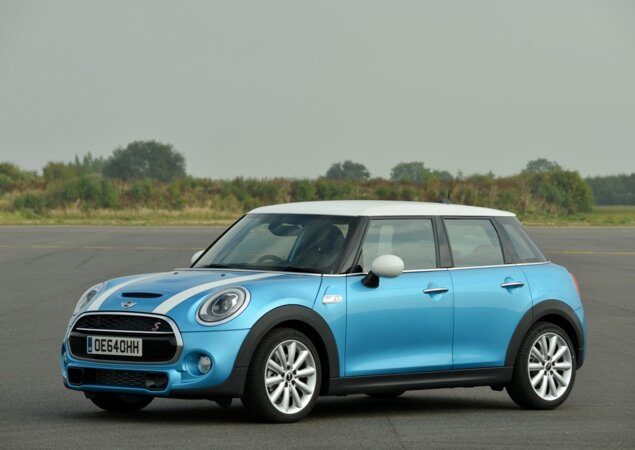 Mini Cooper hatch chega ao País com carroceria quatro portas