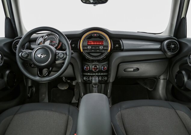 Interior da versão Cooper