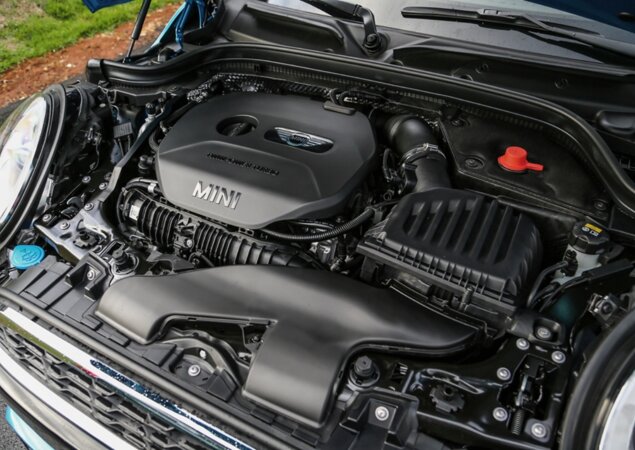 Já a Cooper S traz um 2.0 também turbo com injeção direta de 192 cv