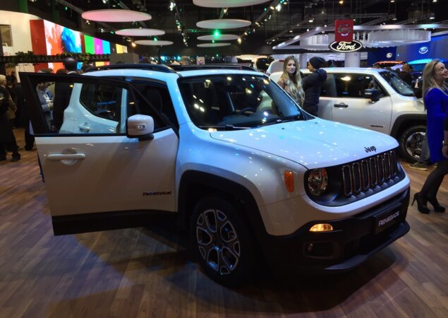 O Renegade (foto) também foi lançado no país vizinho, recriando o embate entre SUVs que já existe no Brasil