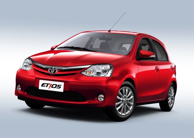 Sem mudanças no visual, o Etios parte de R$ 40.890 na versão de entrada X