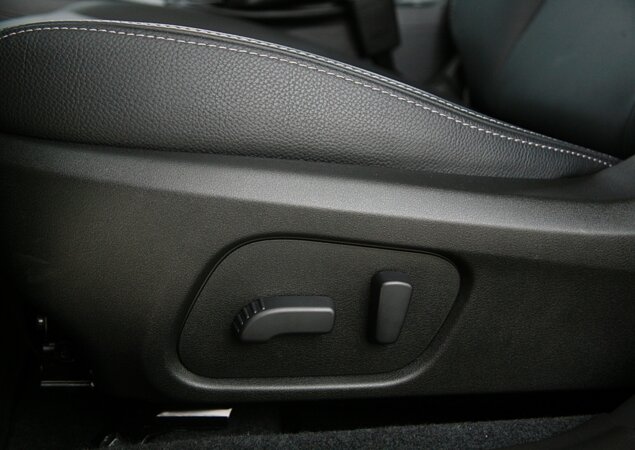 Tanto o Impreza Sedan quanto o XV passam a vir de série com banco do motorista com ajustes elétricos