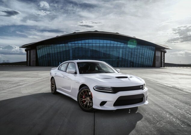 O novo Charger SRT Hellcat (foto) mantém o mesmo visual da linha 2015