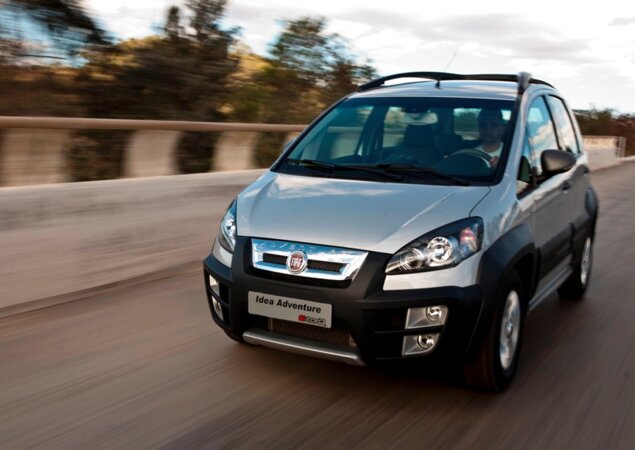 Fiat idea 2016 ganha novos equipamentos
