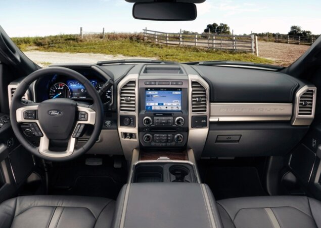 Interior da F-450 Platinum