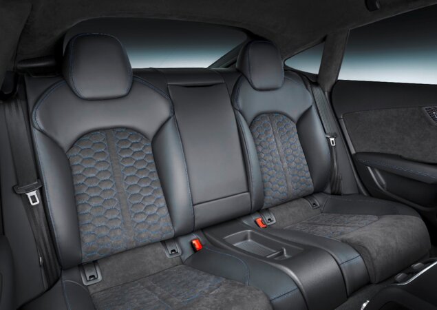 Espaço no banco traseiro do RS7 Sportback