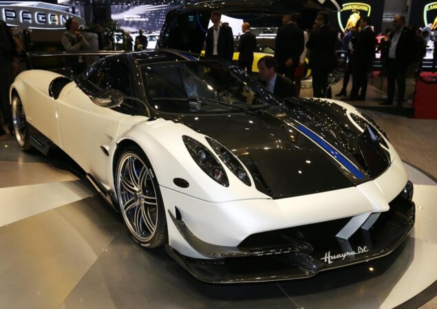 Pagani Huayra BC: motor 6.0 V12 biturbo de mais de 750 cv