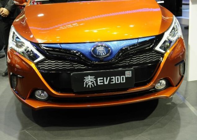BYD Qin EV300