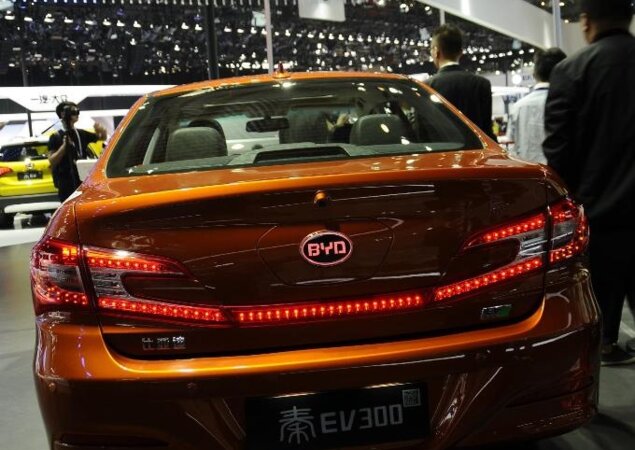 BYD Qin EV300