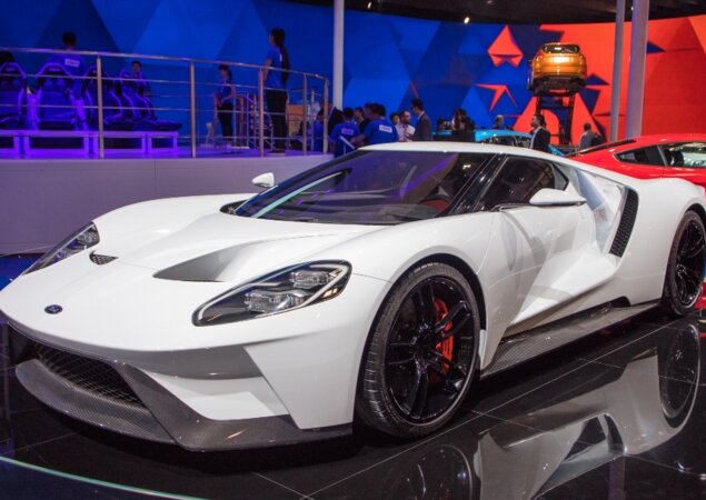 ...e o Ford GT