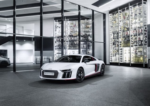 R8 V10 plus selection 24h celebra vitórias do Audi nas pistas