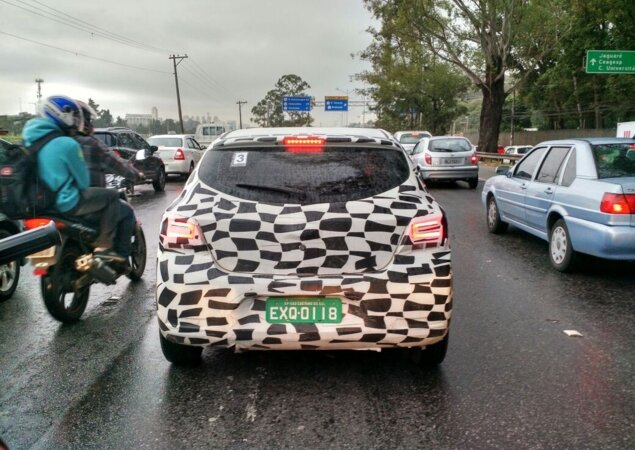 Imagens do Onix flagrado rodando em testes em São Paulo