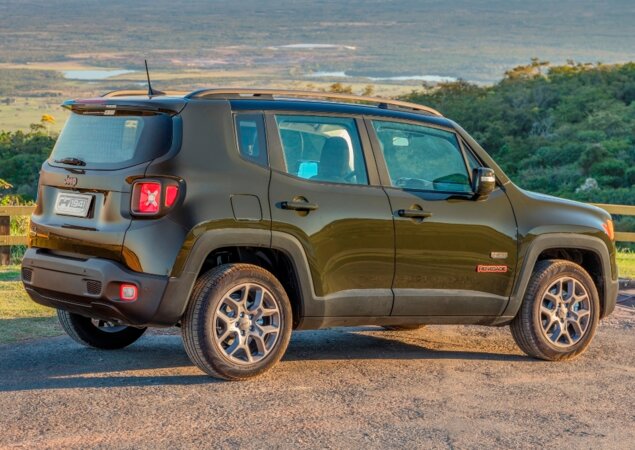 Renegade 75 Anos é baseado na configuração Sport, disponível com motor 1.8 flex por R$ 88.890 e 2.0 turbodiesel, de R$ 116.890