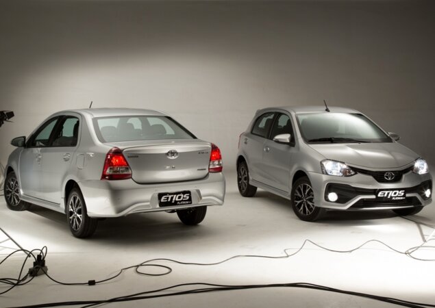 Toyota lança versão topo de linha Platinum para a linha 2017 da família Etios