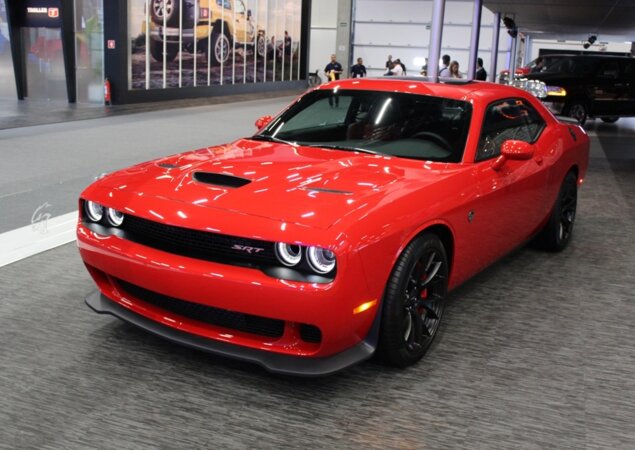 Dodge Challenger Hellcat - 717 cv