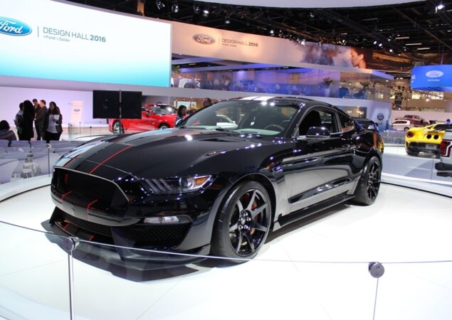 Ford Mustang Shelby GT 350 R - 533 cv