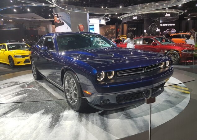Dodge Challenger AWD