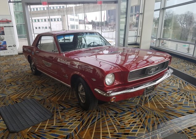 Ford Mustang 1966: o Mustang estreou em 1964 e vendeu mais de 22 mil unidades já na primeira semana. Motor é um V8 de 200 cv