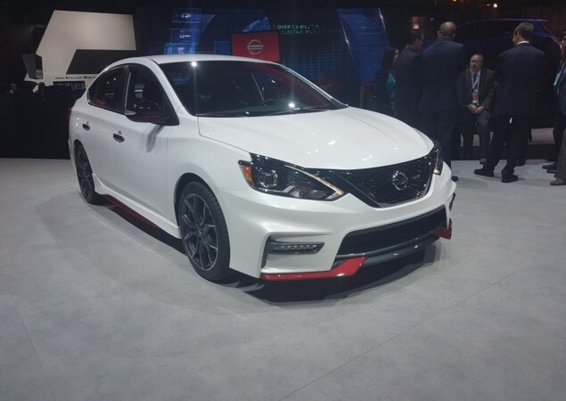 E modelos mais ousados, como esse Nissan Sentra Nismo