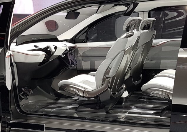 Chrysler Portal: conceito futurista que estreou há poucos dias na CES tem sistema que identifica o rosto do motorista